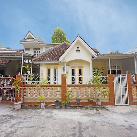 טאנג'ונג פינאנג Wisma Pinggir Mitra Reddoorz מראה חיצוני תמונה